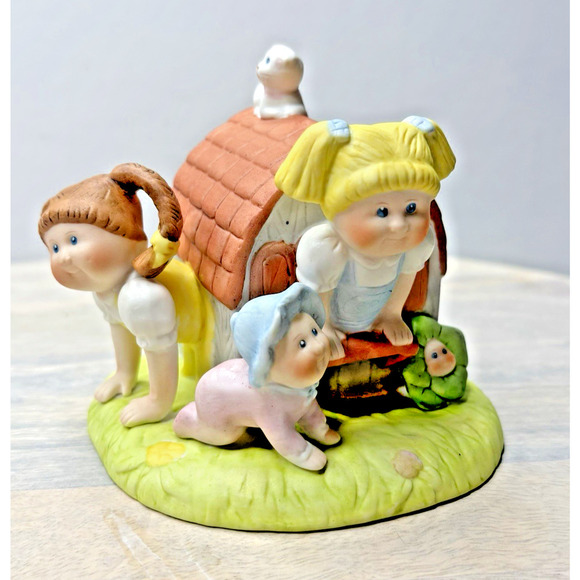 Other - CABBAGE PATCH KIDS PORCELAIN FIGURINE KIDS PLAYING IN DOG HOUSE